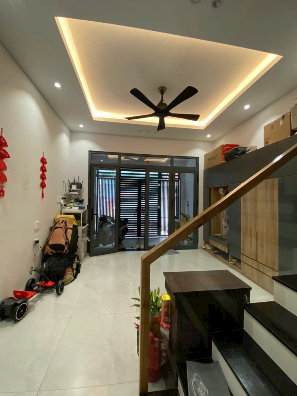 Hiếm có: Bán nhà 1 trệt 4 lầu 5PN, HXH Nguyễn Văn Công: Có Thang máy - Giá chỉ 9.5 tỷ