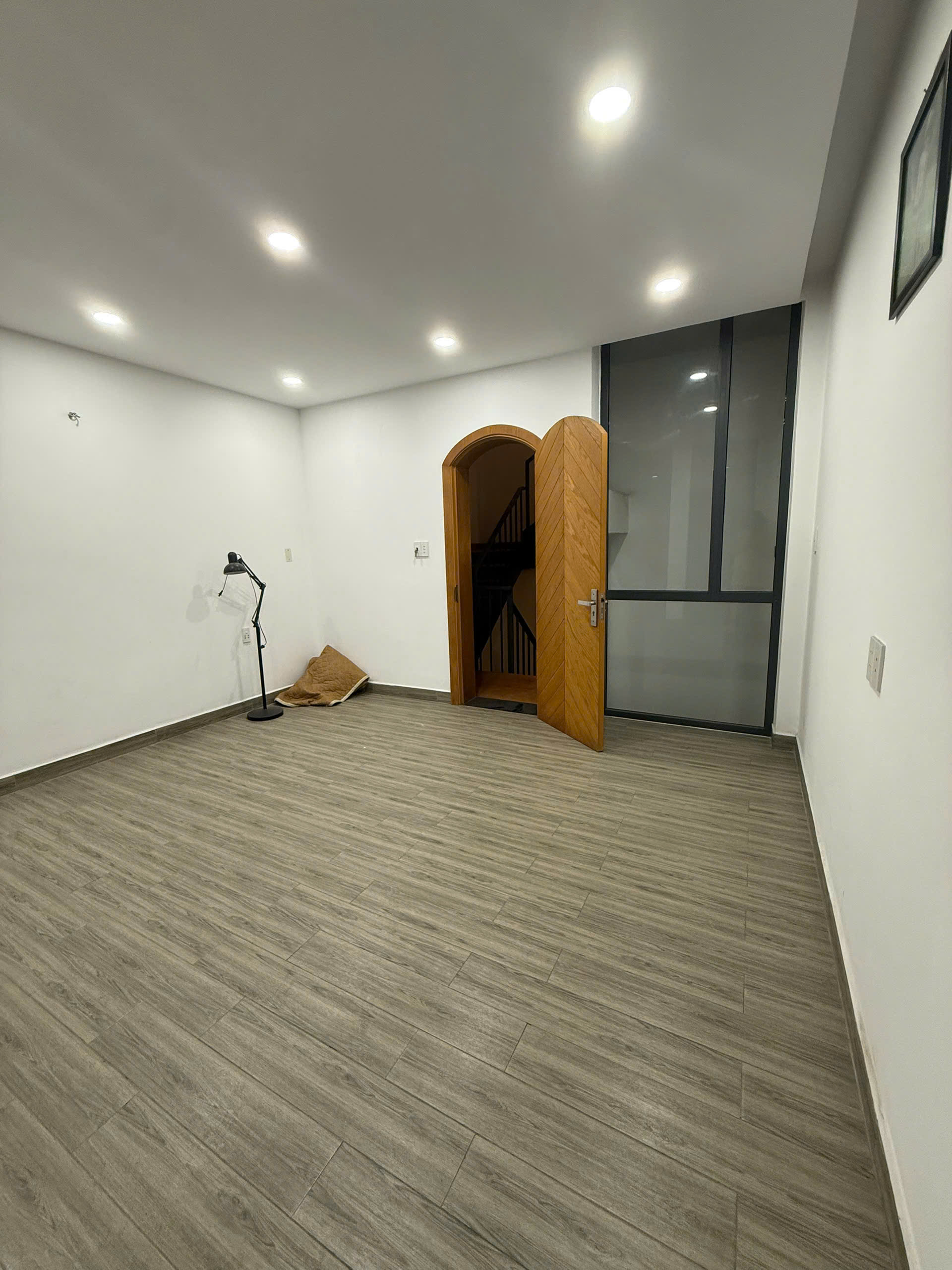 Hot: Cho thuê nhà nguyên căn Siêu Đẹp HXH Hà Huy Giáp - 1 trệt 3 lầu 3PN - Chỉ với 15tr/th