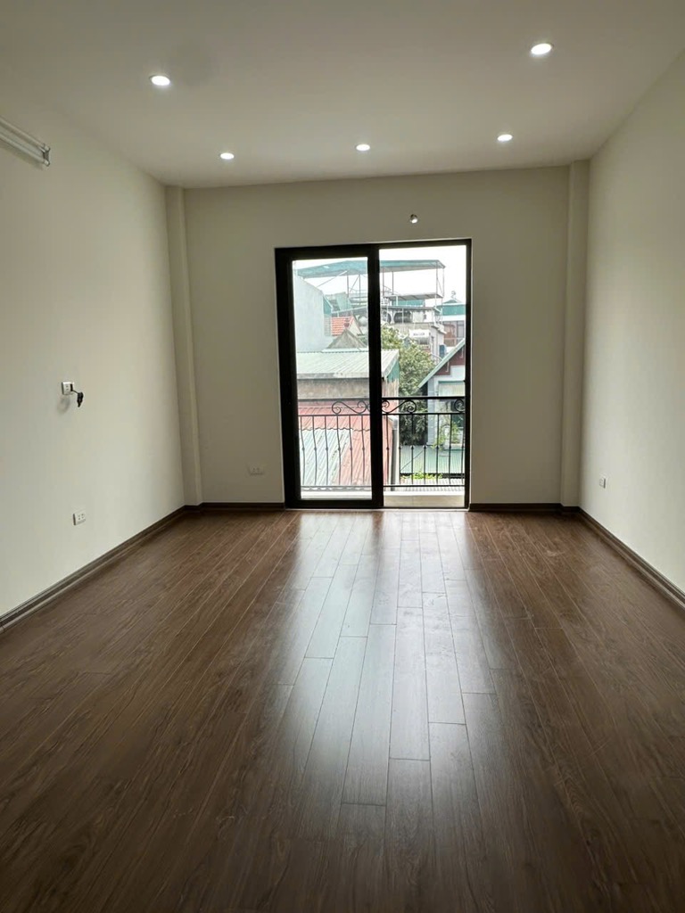CHÍNH CHỦ CẦN BÁN : NHÀ MỚI KÍNH KOONG - 5 TẦNG - 3 NGỦ - GIÁ RẺ NHẤT QUẬN - THƯỢNG THANH - LONG BIÊN - HÀ NỘI