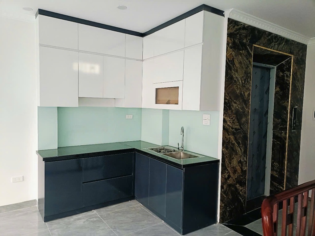 CHÍNH CHỦ CẦN BÁN: NHÀ MỚI TINH DT38M - 6 TẦNG - 3 NGỦ - THANG MÁY - ÔTÔ NGỦ TRONG NHÀ - GIANG BIÊN - LONG BIÊN - HÀ NỘI.