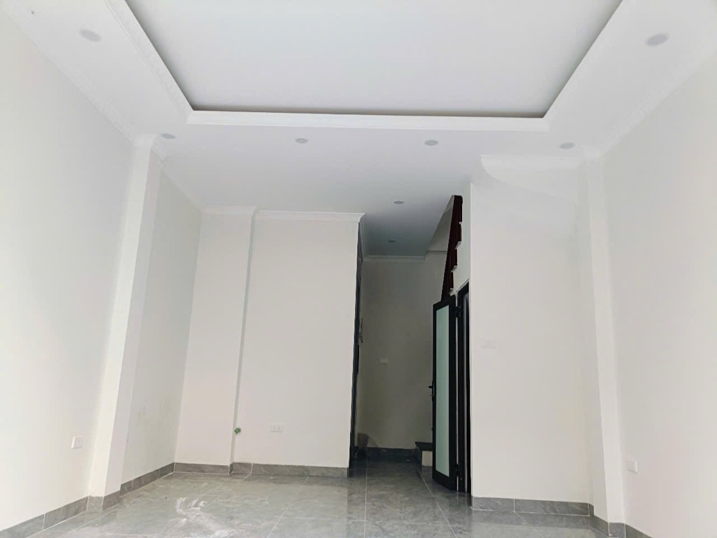 CHÍNH CHỦ CẦN BÁN: NHÀ MỚI TINH DT38M - 6 TẦNG - 3 NGỦ - THANG MÁY - ÔTÔ NGỦ TRONG NHÀ - GIANG BIÊN - LONG BIÊN - HÀ NỘI.
