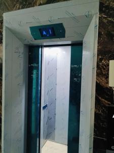 CHÍNH CHỦ CẦN BÁN: NHÀ MỚI TINH DT38M - 6 TẦNG - 3 NGỦ - THANG MÁY - ÔTÔ NGỦ TRONG NHÀ - GIANG BIÊN - LONG BIÊN - HÀ NỘI.