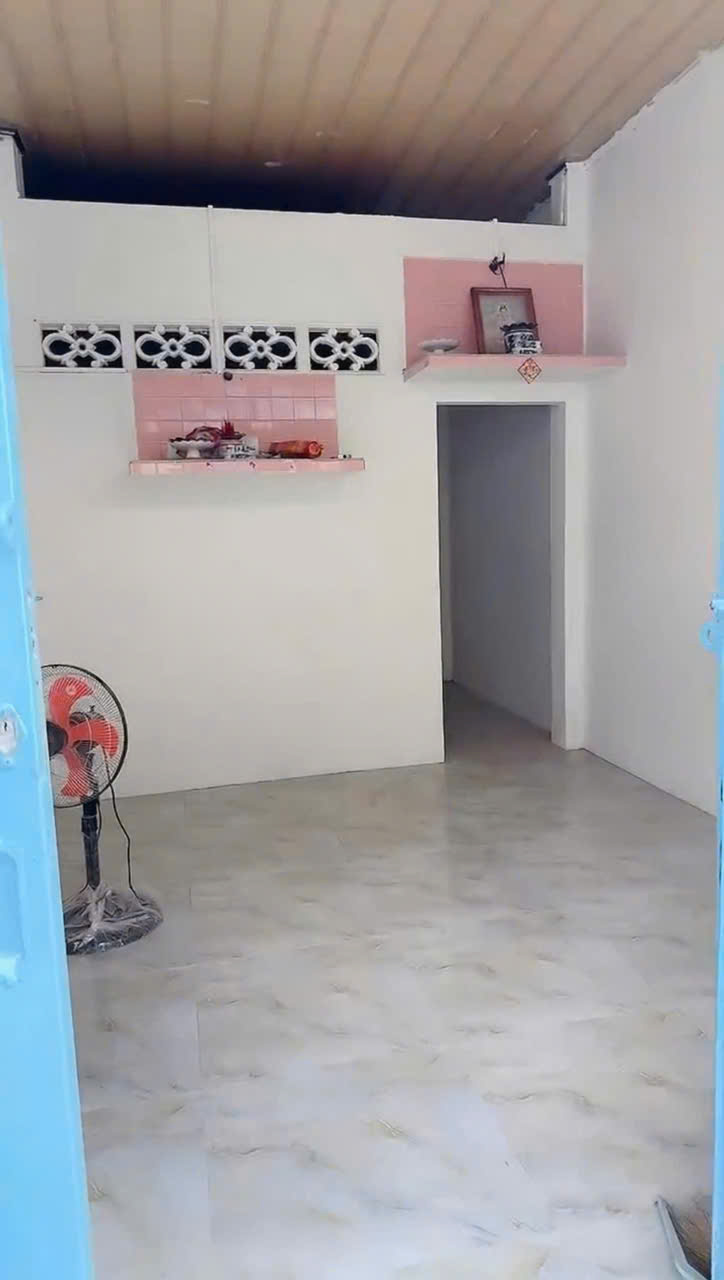 Bán đất tặng nhà, Ba đình mặt tiền đường ngay chợ giá 5 tỷ còn TL