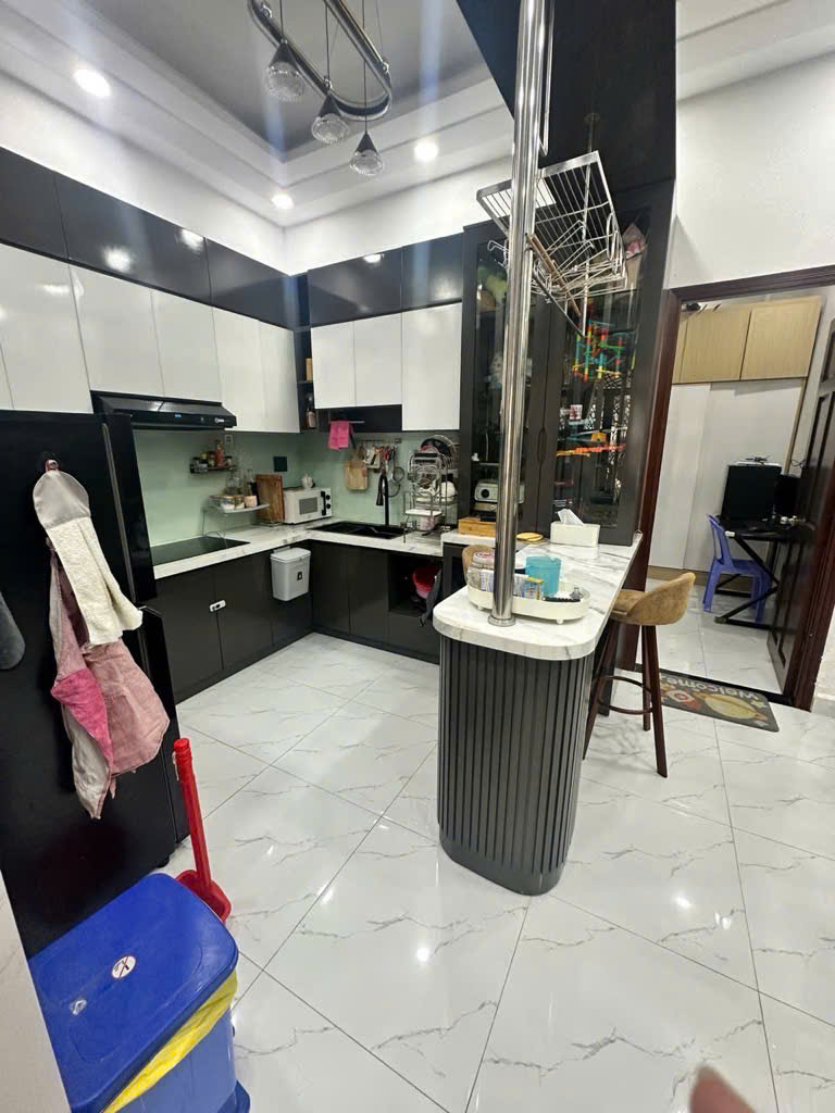 Nhà 2 tầng mới, cách 1 căn hẻm xe hơi, Tân hòa đông quận 6