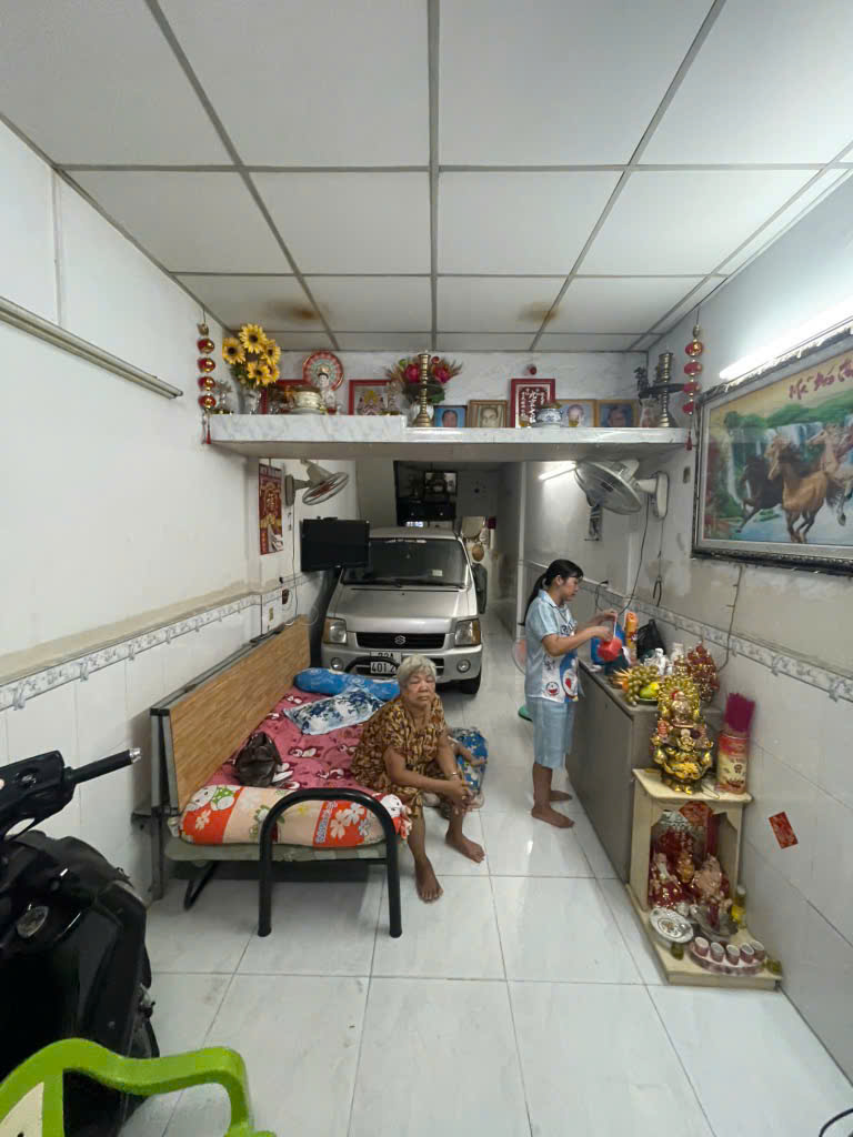 Xe hơi ngủ trong nhà, 35m2 Mặt tiền Ba Đình Quận 8 giá 5,5 tỷ còn TL