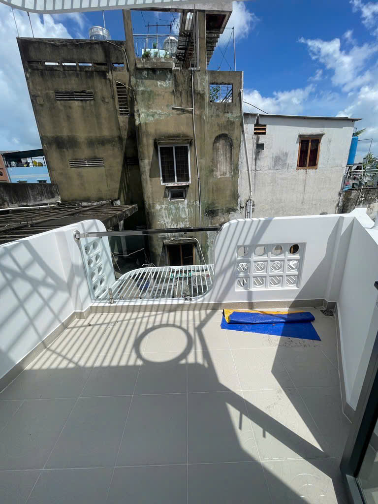 Mặt tiền thụt ngay Lê Quang Sung , sát chợ Minh Phụng, 47m2 Quận 6 chỉ 6,9 tỉ