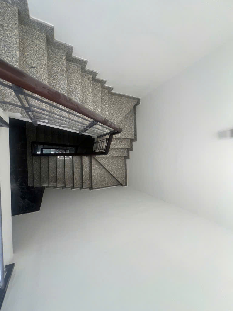Nhà mới 4 tầng 42m2 Bình Đông Quận 8 giá 5 tỉ còn thương lượng