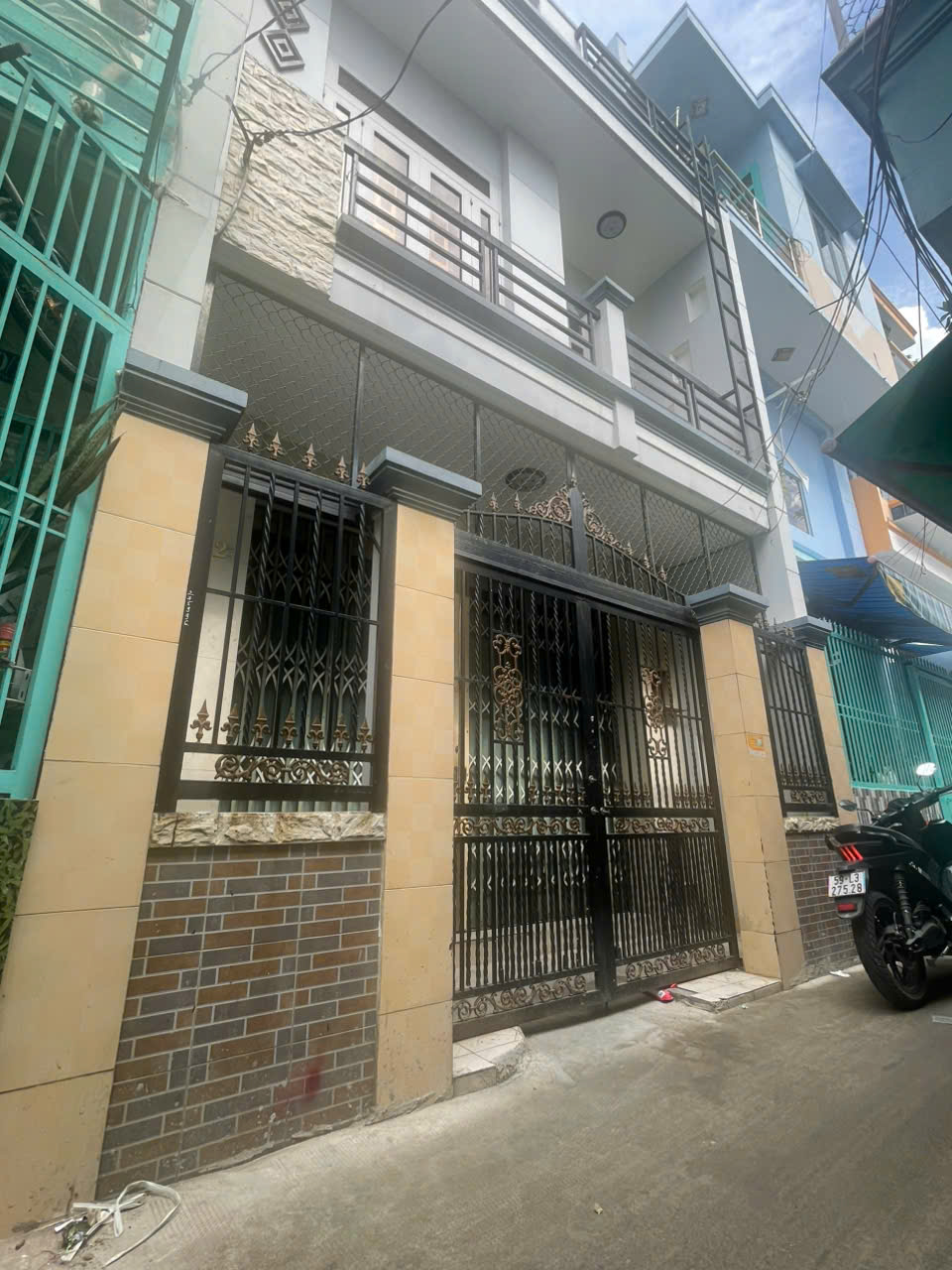 Nhà bề thế ngang 5m, cách Hoài Thanh Quận 8 tầm 20m, giá chỉ 4,9 tỉ