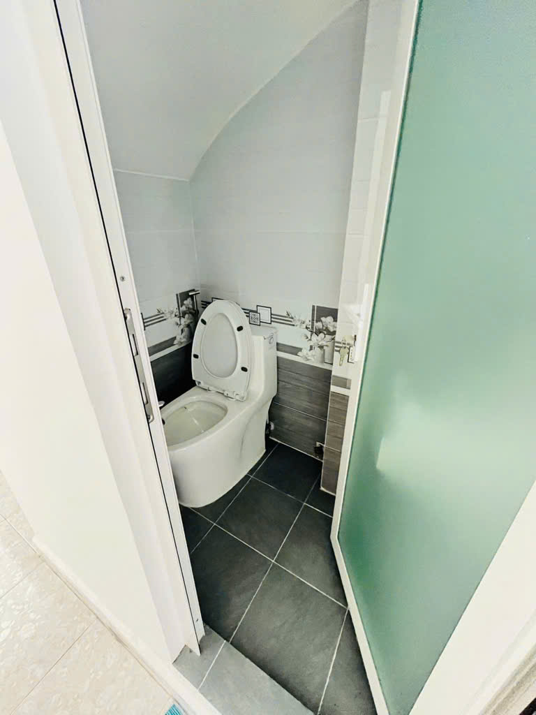 Bán gấp nhà 5PN+3WC Bình đông P15Q8 giá chỉ 3.18 tỷ