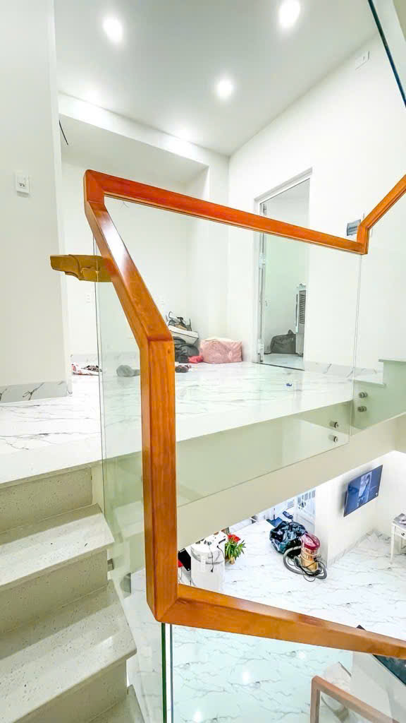 Hoàn công đủ, Nhà 4 tầng (5x9)m Tân Mỹ Q7 giá 7,5 tỉ còn TL
