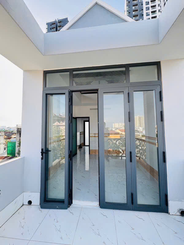 Nhà đẹp 4 tầng 68m2 - Bình đông Quận 8 - Gía 5,35 tỉ