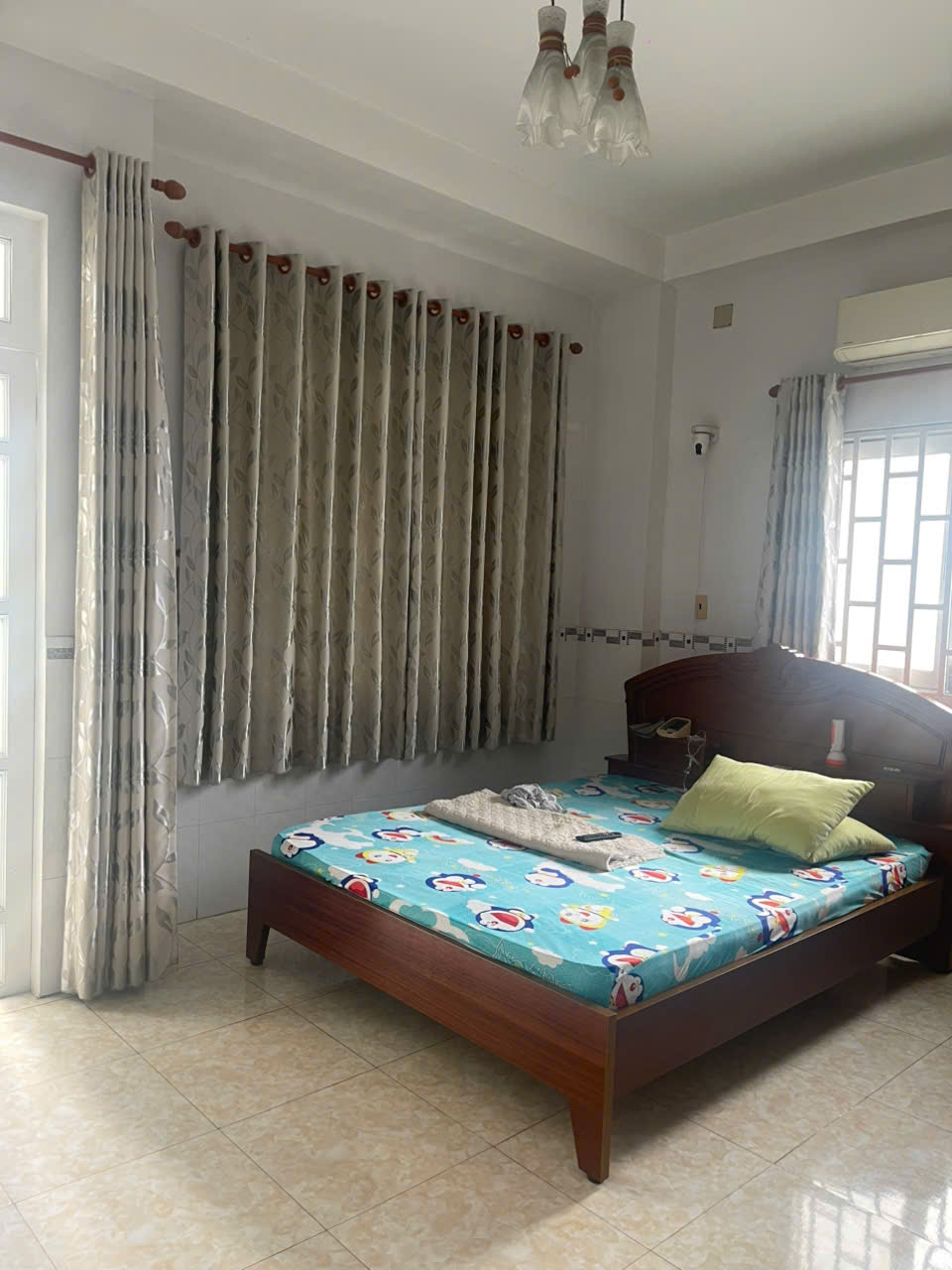 Nhà đẹp 4 tầng ngang 4,9m Bình đông P14Q8 giá 6.15 tỉ