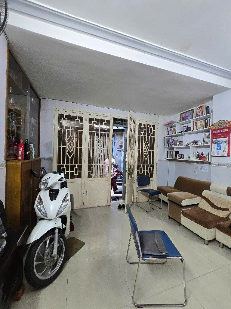 Bán gấp nhà 2 tầng đúc kiên cố (4x9)m Lâm Văn Bền Q7 giá 4.4 tỷ
