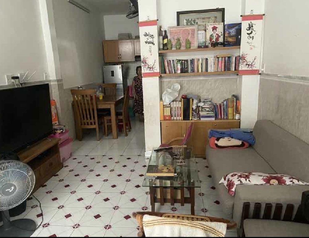 Bán nhà gần Phạm Văn Đồng, 34M2, 1 trệt 1 lầu, nhỉnh 4 tỷ. Liên hệ: Huệ 0909396438