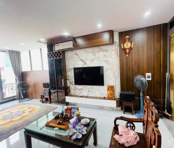 CẦU GIẤY - PHÂN LÔ Ô TÔ TRÁNH ĐỖ SÁT CỬA - 5 TẦNG - 2 THOÁNG - 38M2 - NHỈNH 8 TỶ
