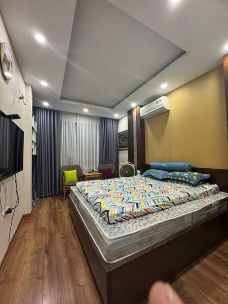CẦU GIẤY - PHÂN LÔ Ô TÔ TRÁNH ĐỖ SÁT CỬA - 5 TẦNG - 2 THOÁNG - 38M2 - NHỈNH 8 TỶ