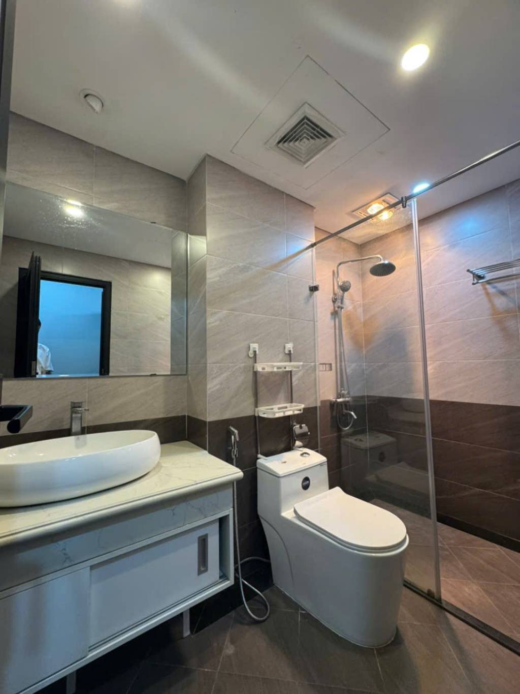 CẦU GIẤY - PHÂN LÔ Ô TÔ TRÁNH ĐỖ SÁT CỬA - 5 TẦNG - 2 THOÁNG - 38M2 - NHỈNH 8 TỶ
