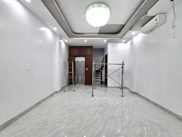 TRẦN QUỐC HOÀN - PHÂN LÔ - VỈA HÈ Ô TÔ - 5 TẦNG - THANG MÁY VÈO VÈO - 40M2