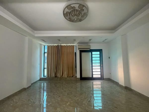 TRẦN QUỐC HOÀN - PHÂN LÔ - VỈA HÈ Ô TÔ - 5 TẦNG - THANG MÁY VÈO VÈO - 40M2