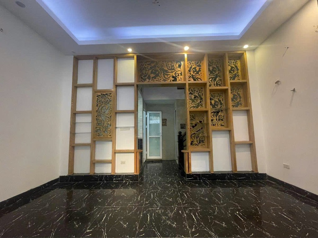 TRẦN CUNG - 5 TẦNG MỚI CỨNG - VÀI BƯỚC RA PHỐ - NGÕ RỘNG - 7 CHỖ QUA - XE CON VÀO NHÀ