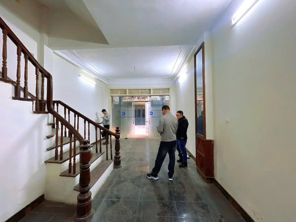 CẦU GIẤY - PHÂN LÔ QUÂN ĐỘI - NGÕ THÔNG - Ô TÔ TRÁNH VỈA HÈ - Ở SƯỚNG
