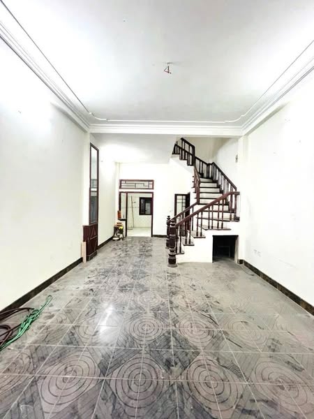 CẦU GIẤY - PHÂN LÔ QUÂN ĐỘI - NGÕ THÔNG - Ô TÔ TRÁNH VỈA HÈ - Ở SƯỚNG