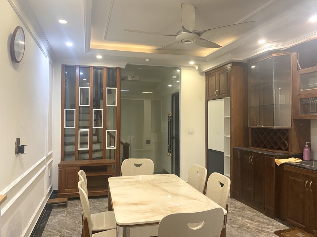 CẦU GIẤY - NHÀ ĐẸP 7 TẦNG - VỊ TRÍ ĐẮC ĐỊA - ĐẲNG CẤP ĐẠI GIA - GIÁ BÌNH DÂN