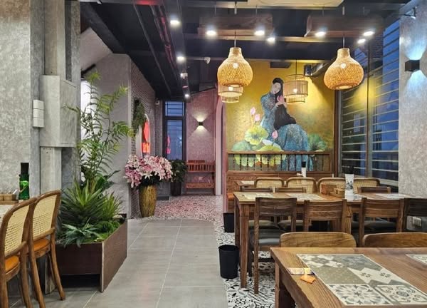 LÕI CẦU GIẤY - NHÀ MẶT PHỐ - Ở ĐẲNG CẤP - KINH DOANH VỈA HÈ SẦM UẤT NGÀY ĐÊM
