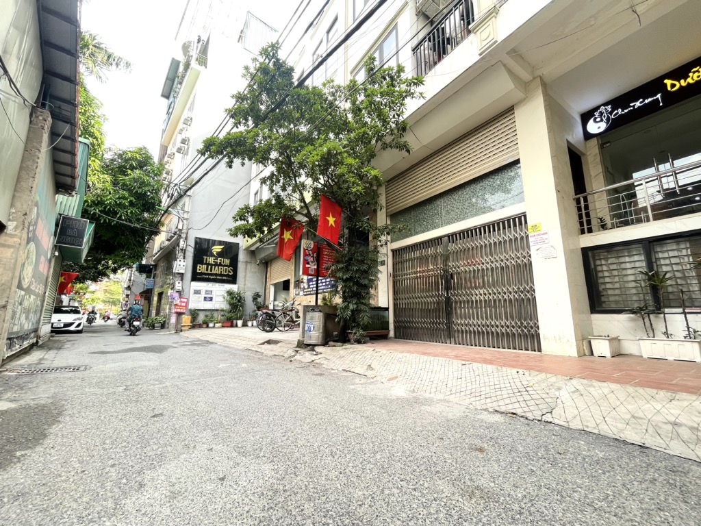 PHÂN LÔ PHÙNG CHÍ KIÊN - NHÀ DÂN XÂY ĐẸP - 60M2 - 6 TẦNG - Ô TÔ ĐỖ CỬA