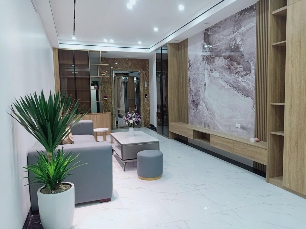 CẦU GIẤY - KHU PHÂN LÔ DÂN TRÍ CAO - 6 TẦNG - GARA Ô TÔ - THANG MÁY - ĐẸP NHƯ MƠ