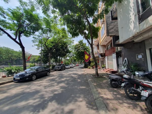 LÕI CẦU GIẤY - VÀI BƯỚC RA MẶT PHỐ - 4 TẦNG NỘI THẤT TIỀN TỶ SIÊU SANG - 65M2 - 13 TỶ