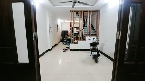 NGUYỄN VĂN HUYÊN - NHÀ ĐẸP 6 TẦNG - FULL NỘI THẤT - GẦN HỒ MÁT RƯỢI - Ở SƯỚNG