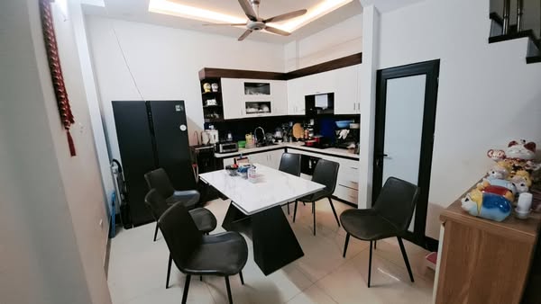 NGUYỄN VĂN HUYÊN - NHÀ ĐẸP 6 TẦNG - FULL NỘI THẤT - GẦN HỒ MÁT RƯỢI - Ở SƯỚNG