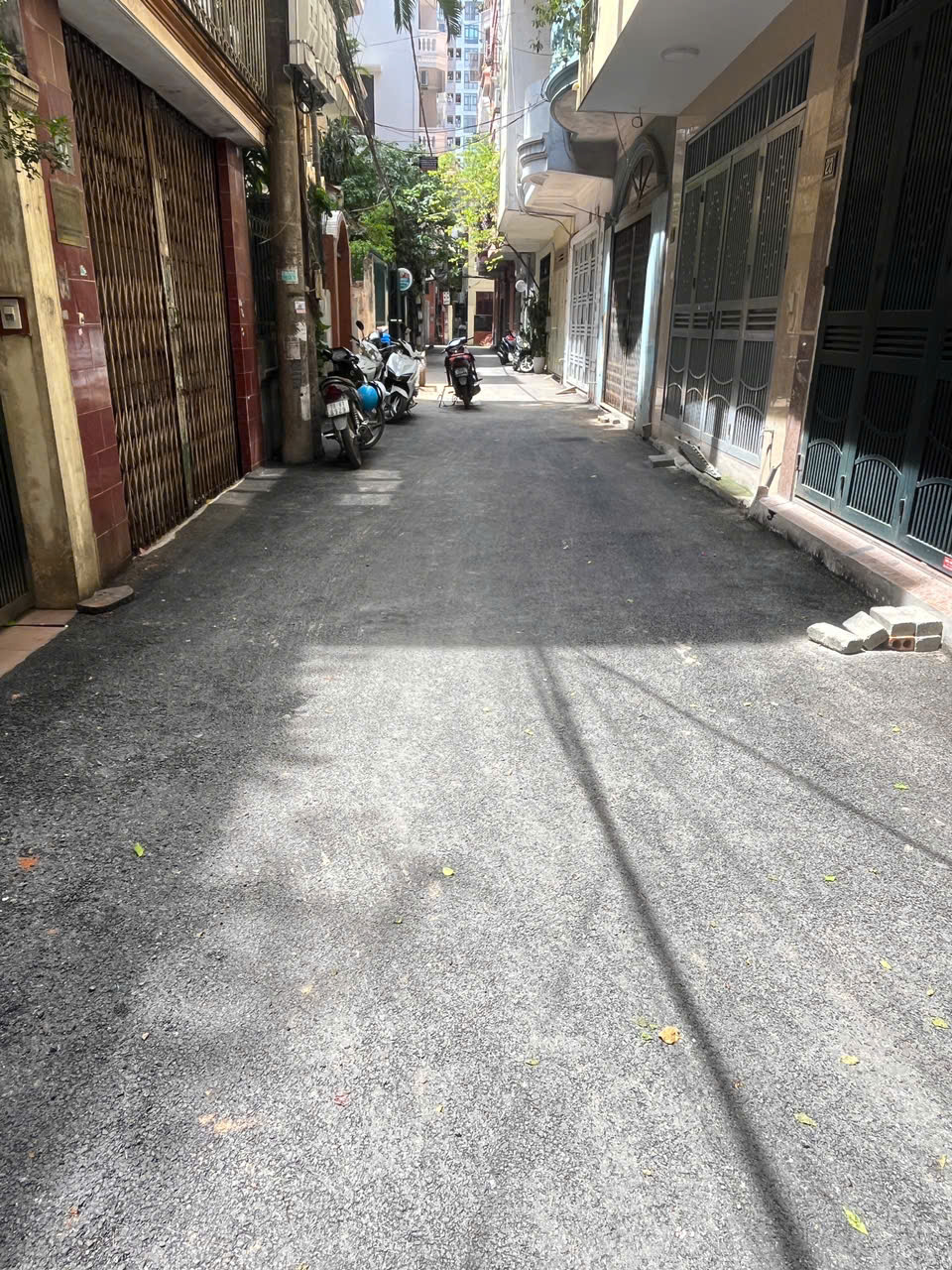HOÀNG QUỐC VIỆT - PHÂN LÔ TT CAHN - NHÀ 2 THOÁNG - 30M2 - 7 TỶ