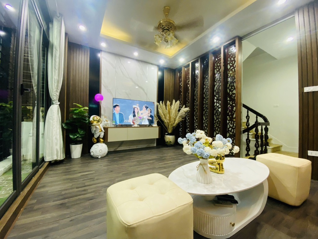 MÁI ẤM XUÂN THỦY - LÔ GÓC 2 THOÁNG - 6 TẦNG - 6M MẶT TIỀN - Ô TÔ VÀO NHÀ