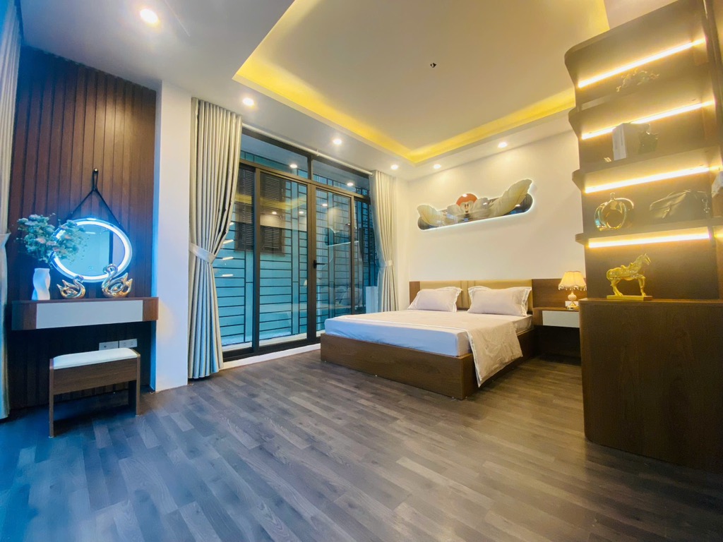 MÁI ẤM XUÂN THỦY - LÔ GÓC 2 THOÁNG - 6 TẦNG - 6M MẶT TIỀN - Ô TÔ VÀO NHÀ