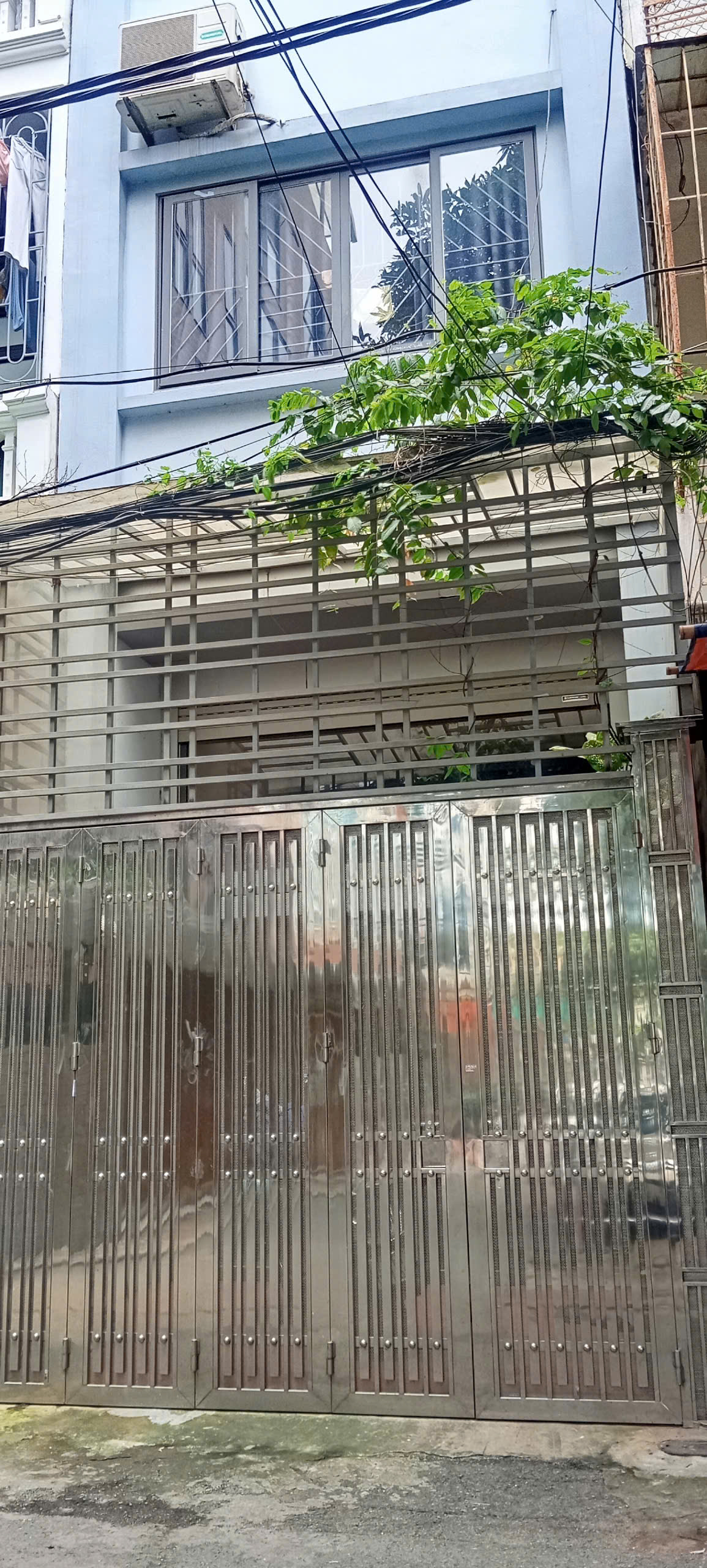 CẦU GIẤY - LÔ GÓC - SÂN NHÀ RỘNG - Ô TÔ 5 TẠ BĂNG BĂNG