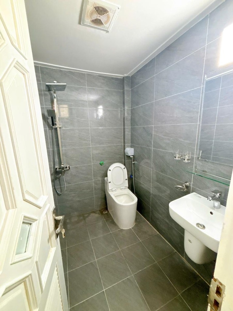 CẦU GIẤY - LÔ GÓC - SÂN NHÀ RỘNG - Ô TÔ 5 TẠ BĂNG BĂNG