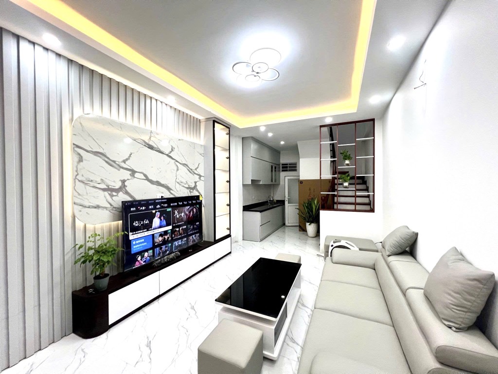 LÕI CẦU GIẤY - NHÀ ĐẸP 5 TẦNG - SỔ VUÔNG VẮN - CÔNG NĂNG ĐỈNH - 7.4 tỷ