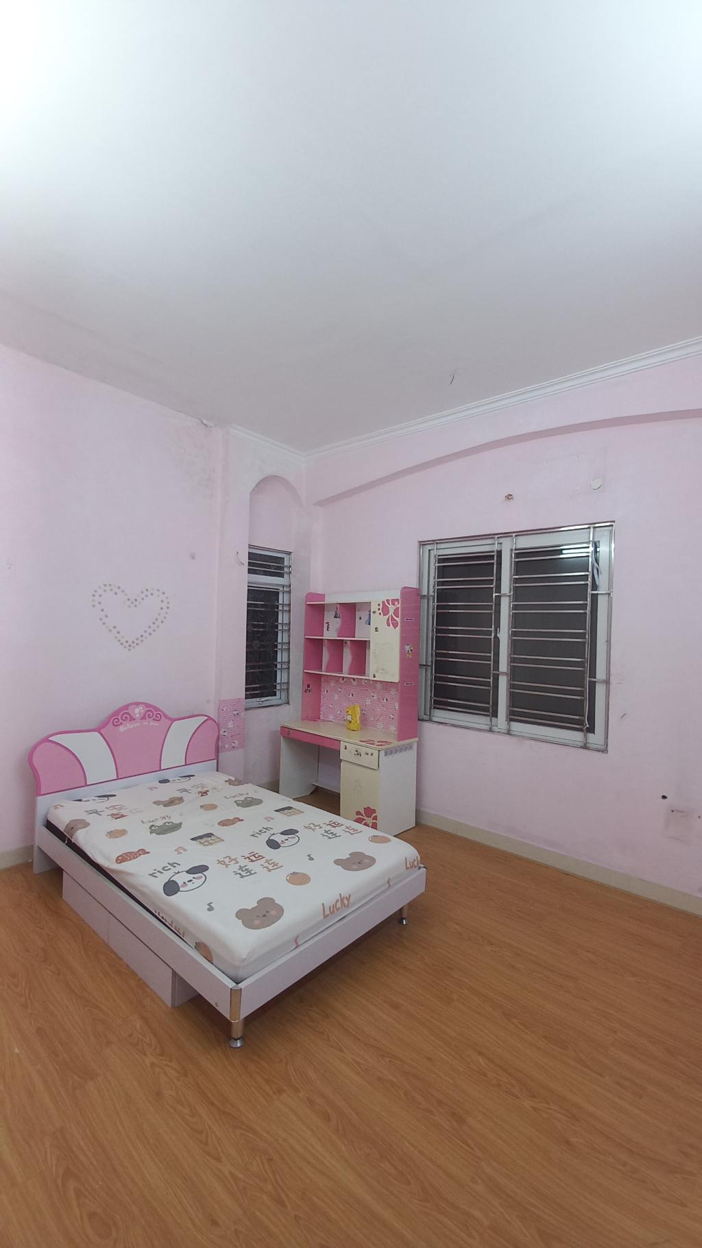 ĐƯỜNG CẦU GIẤY - NGÕ THÔNG - MẶT TIỀN RỘNG - SỔ VUÔNG - 45M2 - 8.6 TỶ