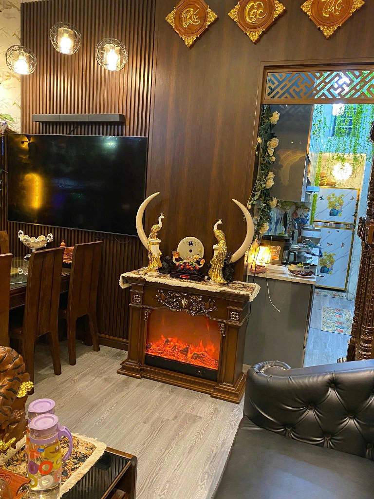 ĐƯỜNG CẦU GIẤY - 3 BƯỚC RA MẶT NGÕ - NGÓ CÁI RA MẶT PHỐ - 6 TẦNG SỔ VUÔNG VẮN - 35M2 - 8.2 TỶ