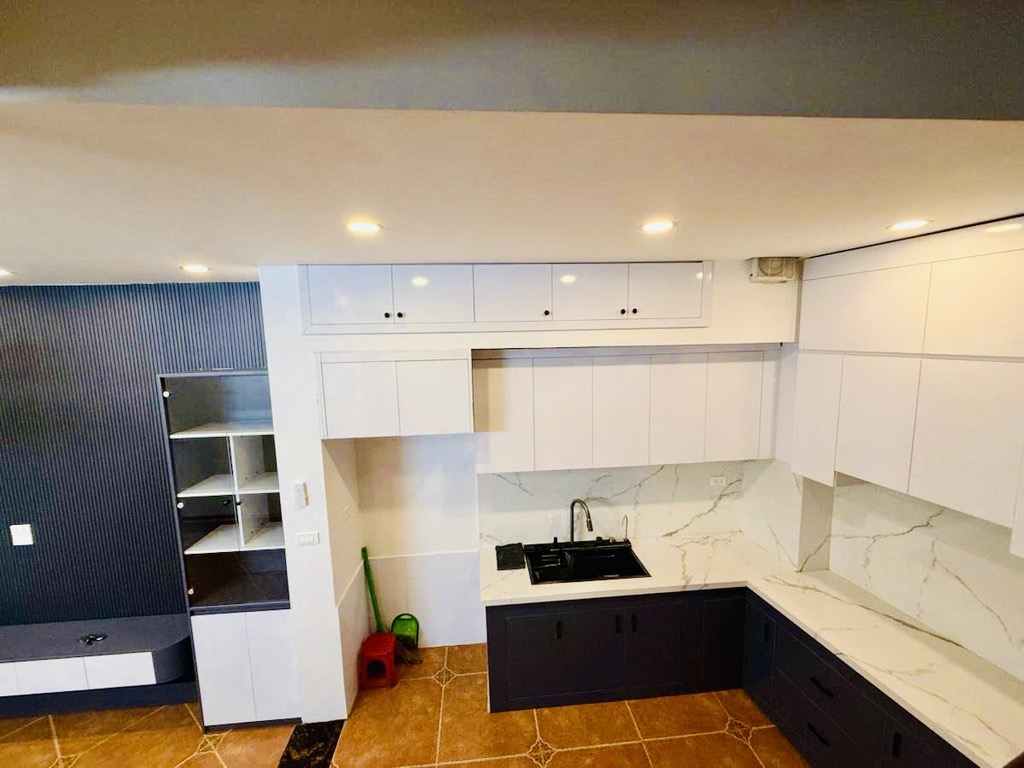 LÕI CẦU GIẤY - SỔ VUÔNG ĐẸP - 5 TẦNG NHÀ MỚI - NỘI THẤT CHỌN LỌC - GẦN HỒ MÁT RƯỢI