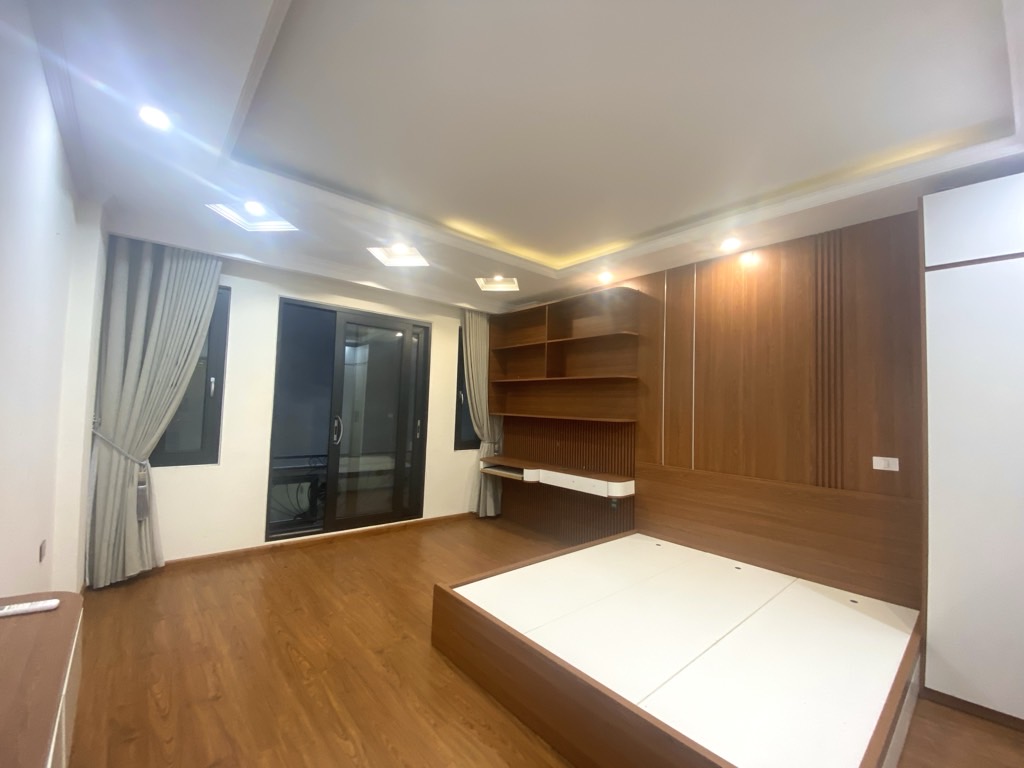 TRUNG TÂM BA ĐÌNH - NGÕ THÔNG RỘNG - SỔ VUÔNG NỞ HẬU - 33,4 M2 - 6.99 TỶ