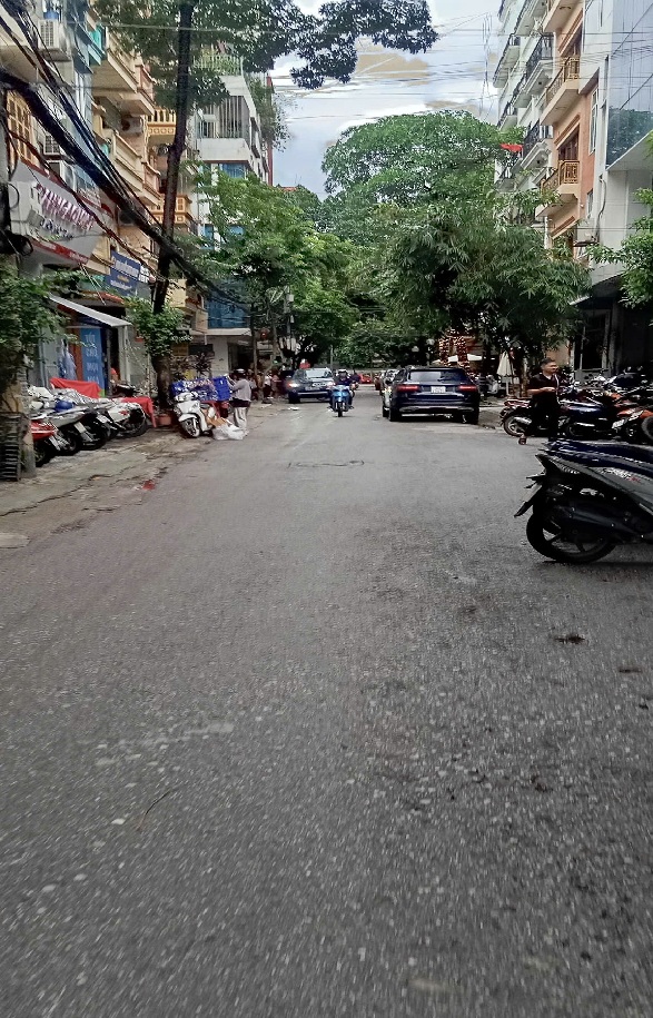 7 TẦNG THANG MÁY - LÔ GÓC NGÕ Ô TÔ - HÀNG XÓM KĐT NAM CƯỜNG - 18 PKK FULL ĐỒ - 18.5 TỶ