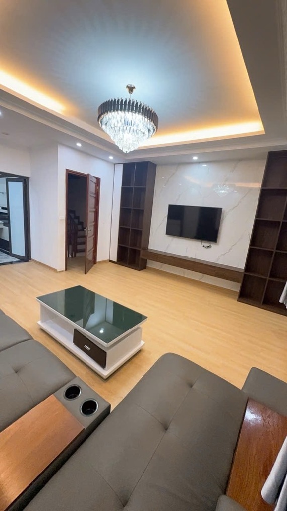 CẦU GIẤY - NHÀ ĐẸP - SỔ VUÔNG - TẶNG FULL NỘI THẤT - NGÕ THOÁNG - Ở SƯỚNG
