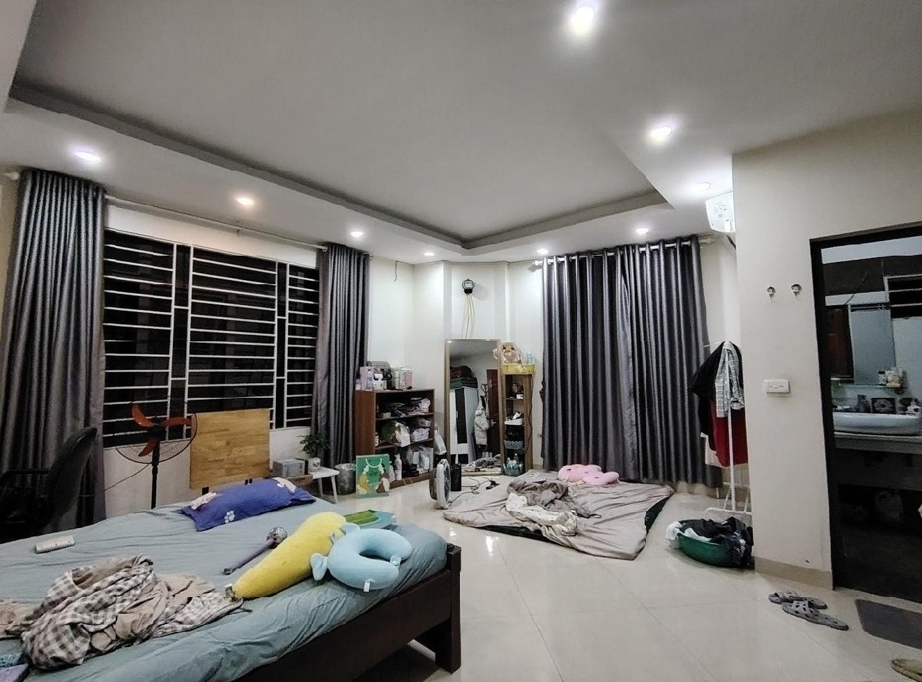 NHÀ ĐẸP - 5 TẦNG - LÔ GÓC - CẦU GIẤY - BA ĐÌNH - FULL NỘI THẤT - Ở NGAY - 43M2 - 9.4 TỶ