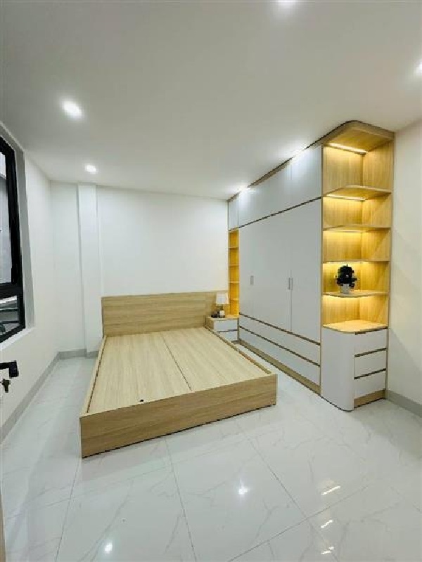 CẦU GIẤY - 35M2 - 7.7 TỶ - SỔ VUÔNG - 5 TẦNG - GẦN PHỐ - TỔ ẤM CHO GIA ĐÌNH TRẺ