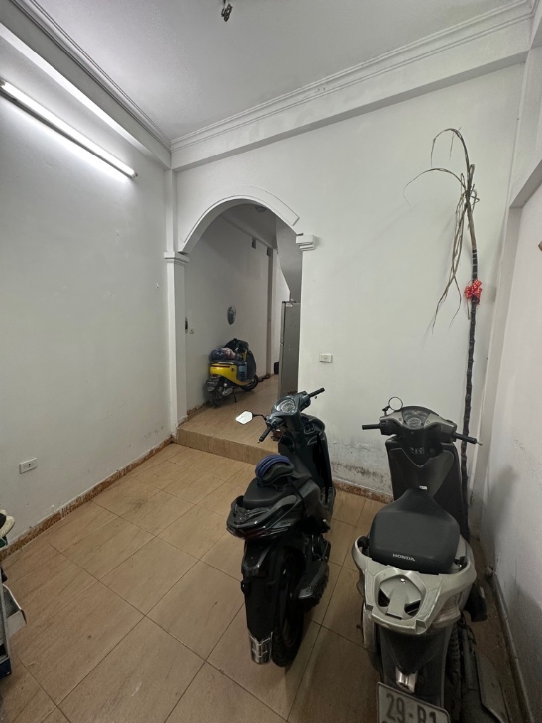 ĐỘI CẤN - NGÕ THÔNG - DÂN XÂY - 4 TẦNG - 4 NGỦ - GẦN CHỢ NGỌC HÀ - 49.4M2 - 6.2 TỶ