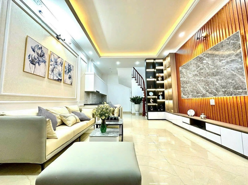 GÓC NHÀ NHỎ CHO ĐẠI GIA ĐÌNH - 36M2 - CẦU GIẤY - 5 TẦNG - 4 NGỦ - SỔ VUÔNG