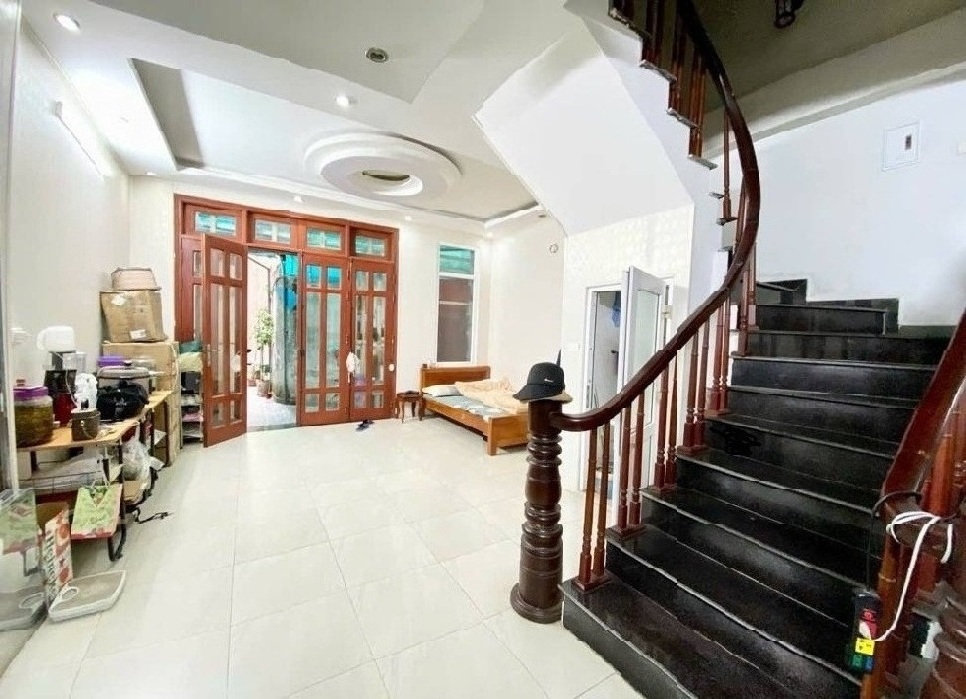 CẦU GIẤY 60M2 - SỔ VUÔNG - SÁT MẶT NGÕ - NGÕ RỘNG Ô TÔ TRÁNH - VÀI BƯỚC RA PHỐ - 13 TỶ